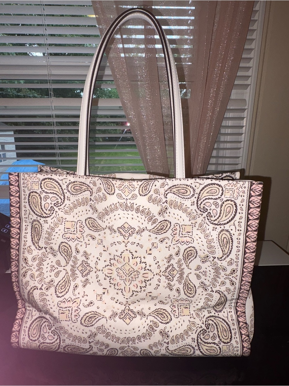 Ella Printed Small Tote Tory Burch White and Pink Paisley Floral Tote - Picture 2 of 7